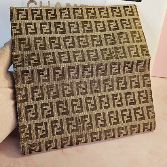 👜Fendi Zucchino Canvas & Leather Vintage Wallet in Continental Brown & Beige - Picture 3 of 15